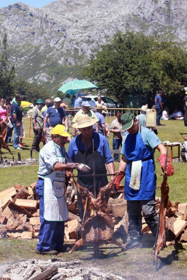 Fiesta del Corderu en Llagüezos