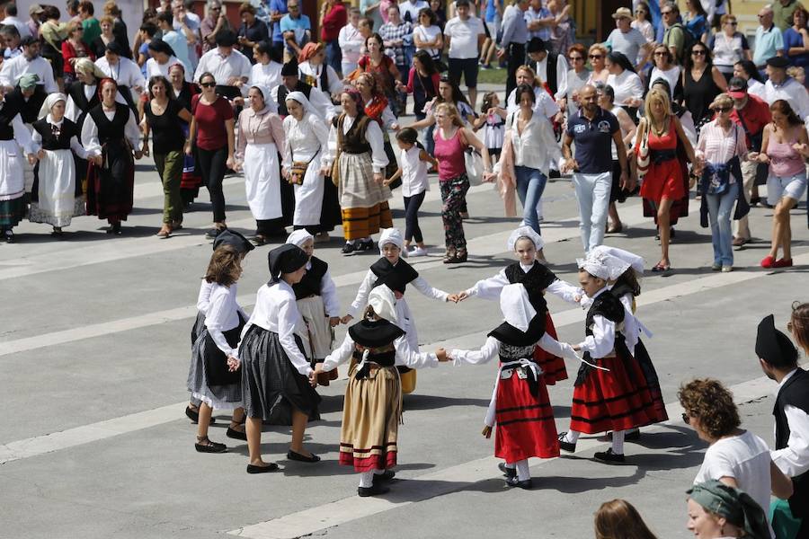 Jira campestre en el Cerro para celebrar el Día d&#039;Asturies