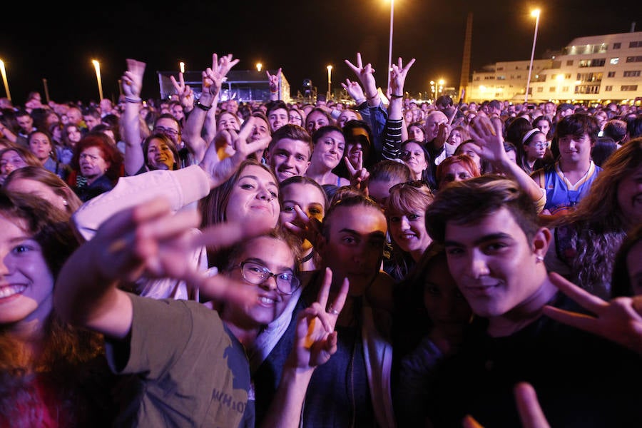 Lleno total en Poniente al ritmo de Antonio Orozco