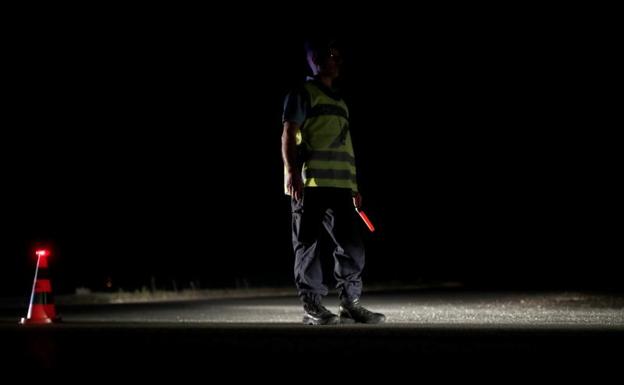 Un gendarme en la zona del suceso.