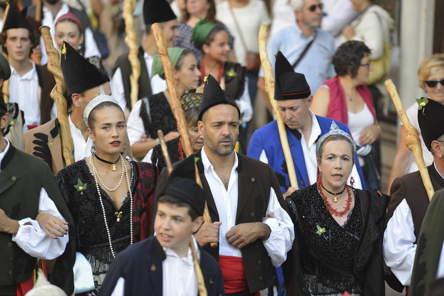 Multitudinaria fiesta de San Roque en Llanes