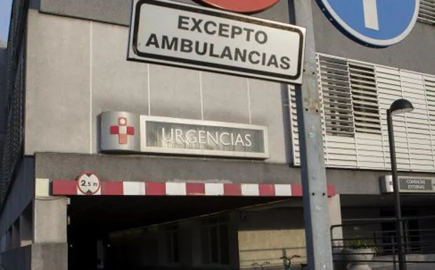 Entrada al servicio de Urgencias del Hospital de Cabueñes. 