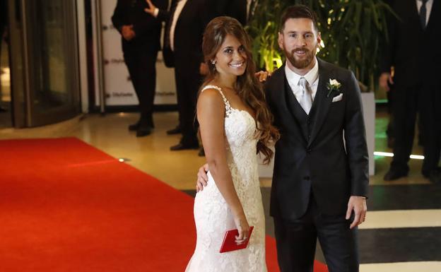 Lionel Messi y Antonella Rocuzzo durante su boda. 