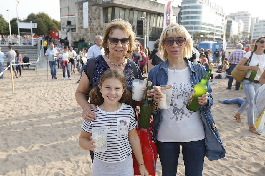 ¿Estuviste en el récord de escanciado simultáneo de 2017? ¡Búscate! (8)