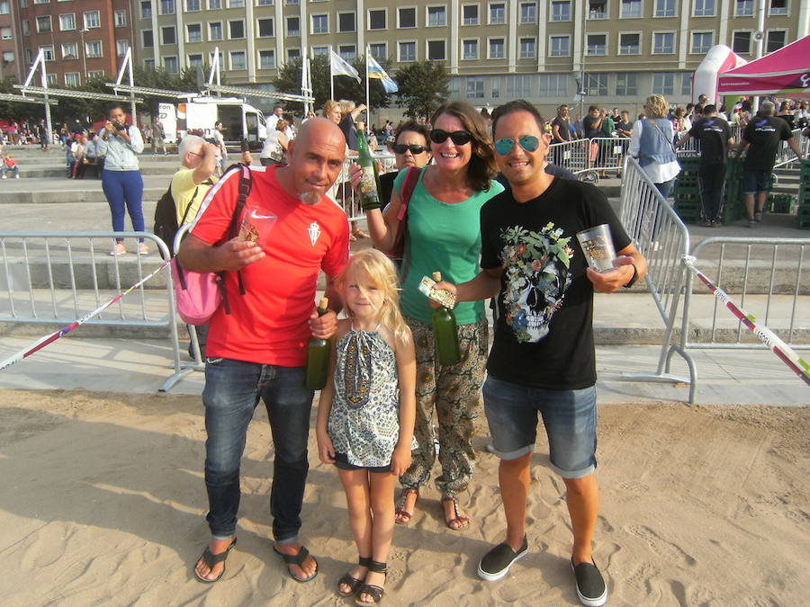 ¿Estuviste en el récord de escanciado simultáneo de 2017? ¡Búscate! (5)