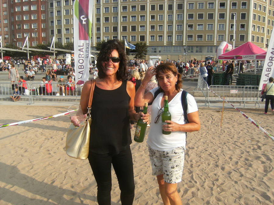 ¿Estuviste en el récord de escanciado simultáneo de 2017? ¡Búscate! (5)