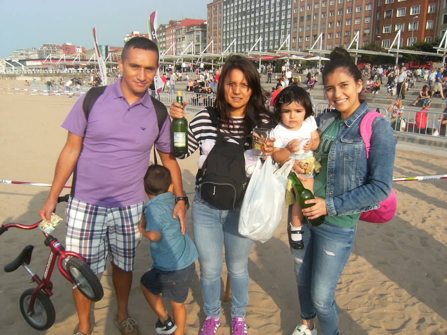 ¿Estuviste en el récord de escanciado simultáneo de 2017? ¡Búscate! (5)