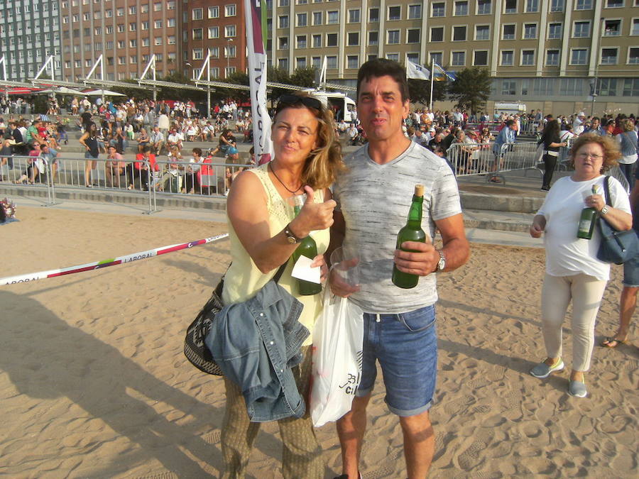 ¿Estuviste en el récord de escanciado simultáneo de 2017? ¡Búscate! (5)