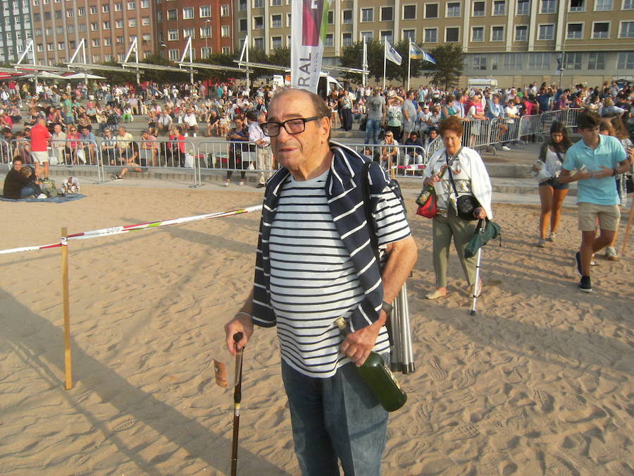 ¿Estuviste en el récord de escanciado simultáneo de 2017? ¡Búscate! (5)