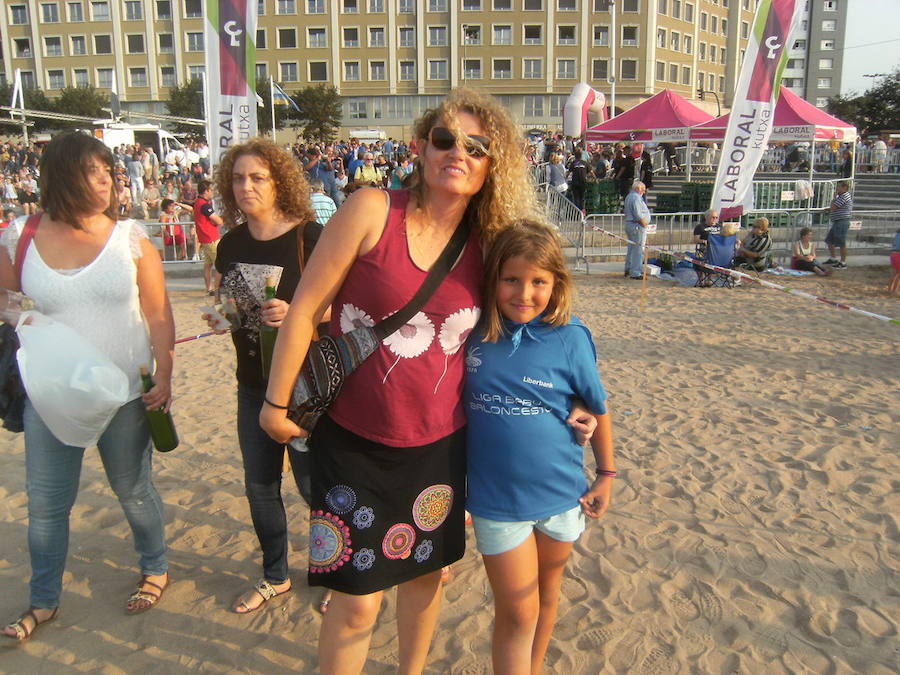 ¿Estuviste en el récord de escanciado simultáneo de 2017? ¡Búscate! (5)