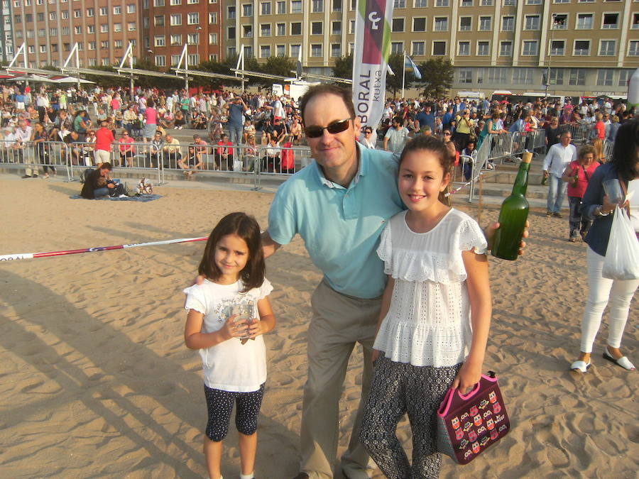 ¿Estuviste en el récord de escanciado simultáneo de 2017? ¡Búscate! (5)