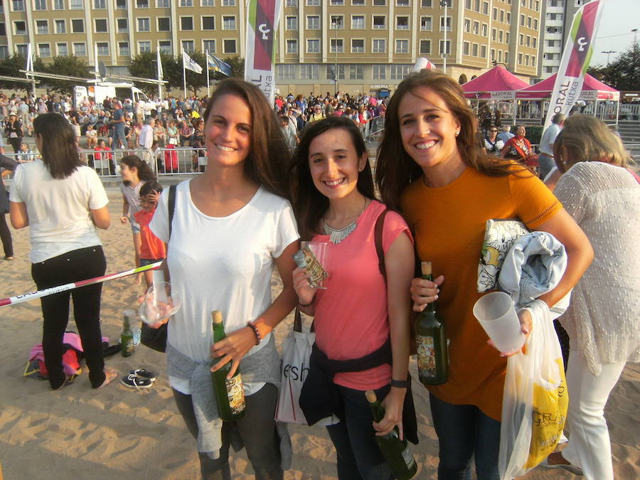 ¿Estuviste en el récord de escanciado simultáneo de 2017? ¡Búscate! (5)