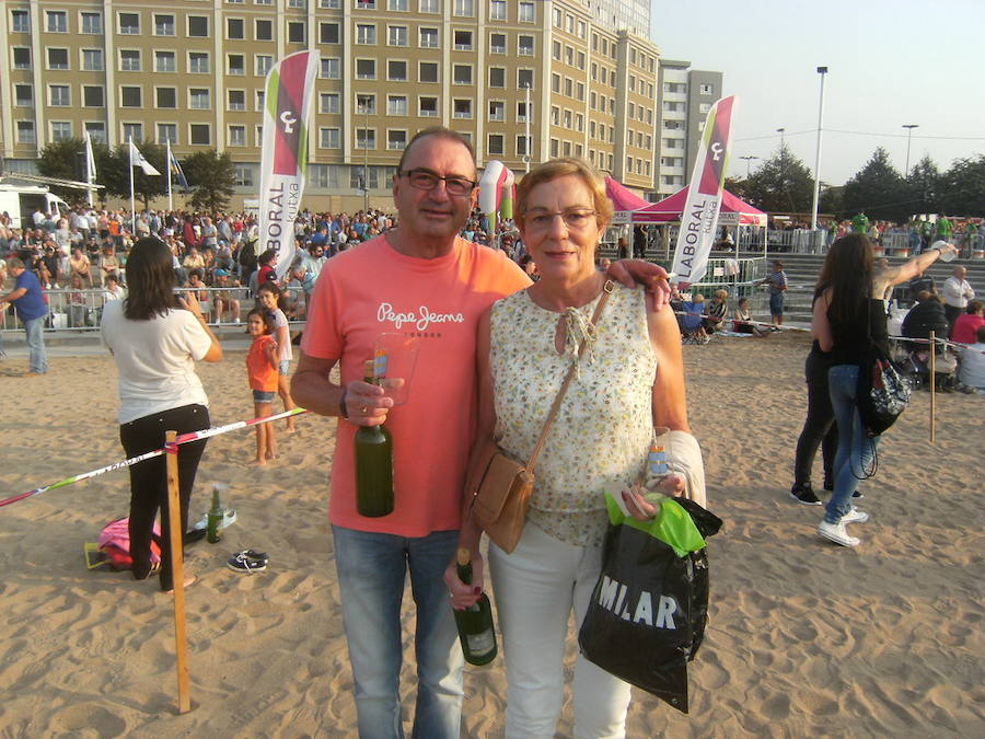 ¿Estuviste en el récord de escanciado simultáneo de 2017? ¡Búscate! (5)