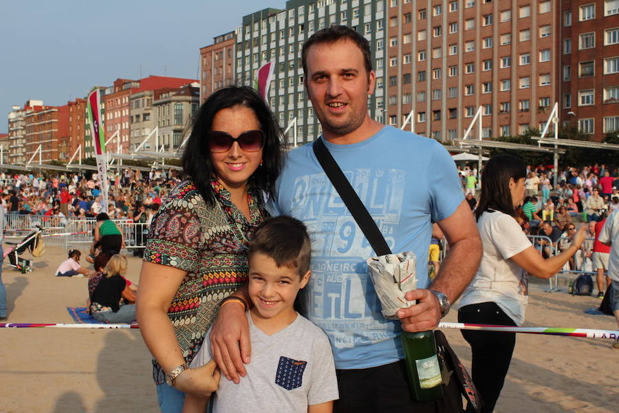 ¿Estuviste en el récord de escanciado simultáneo de 2017? ¡Búscate! (4)