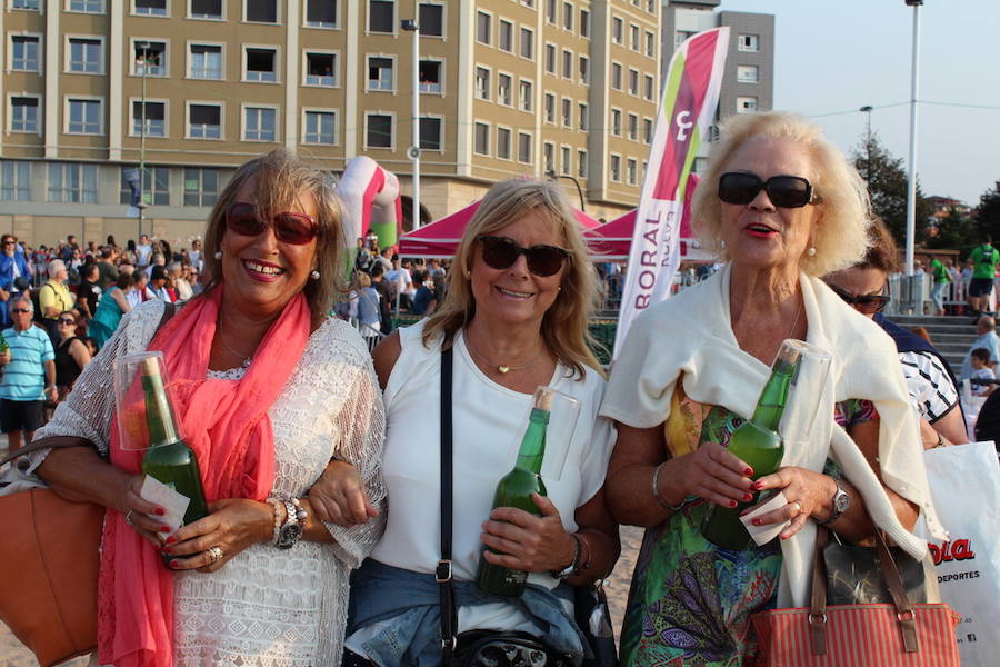 ¿Estuviste en el récord de escanciado simultáneo de 2017? ¡Búscate! (4)