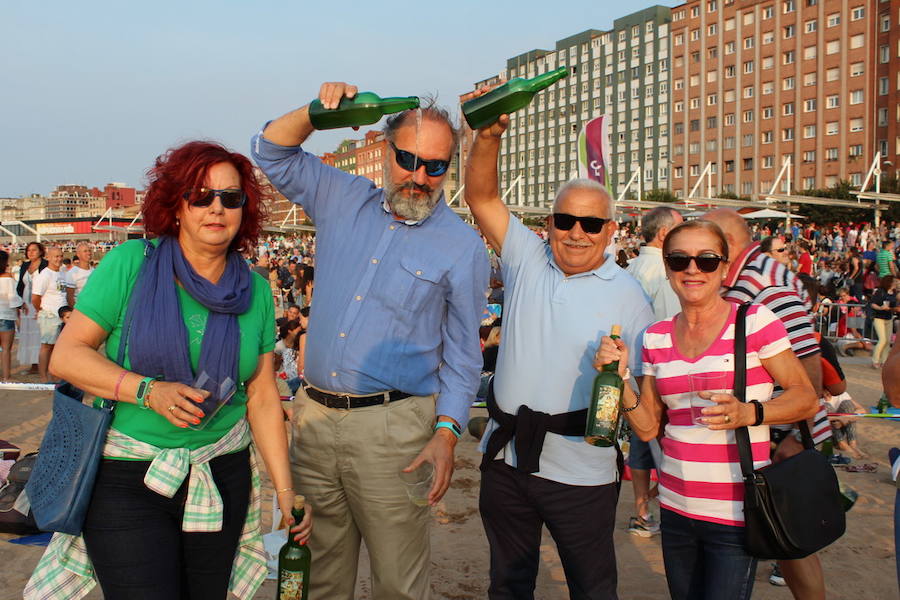 ¿Estuviste en el récord de escanciado simultáneo de 2017? ¡Búscate! (4)