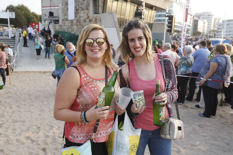 ¿Estuviste en el récord de escanciado simultáneo de 2017? ¡Búscate! (6)