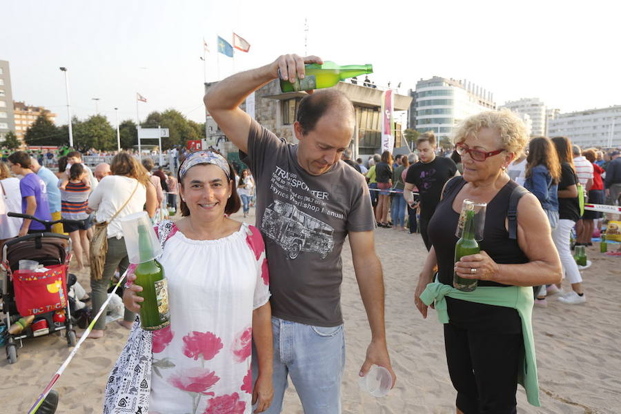 ¿Estuviste en el récord de escanciado simultáneo de 2017? ¡Búscate! (6)