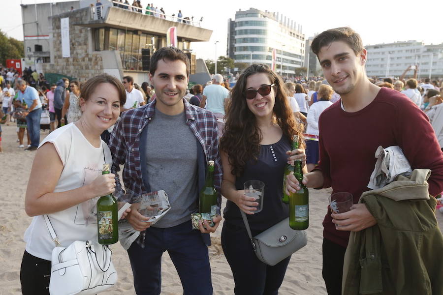 ¿Estuviste en el récord de escanciado simultáneo de 2017? ¡Búscate! (6)