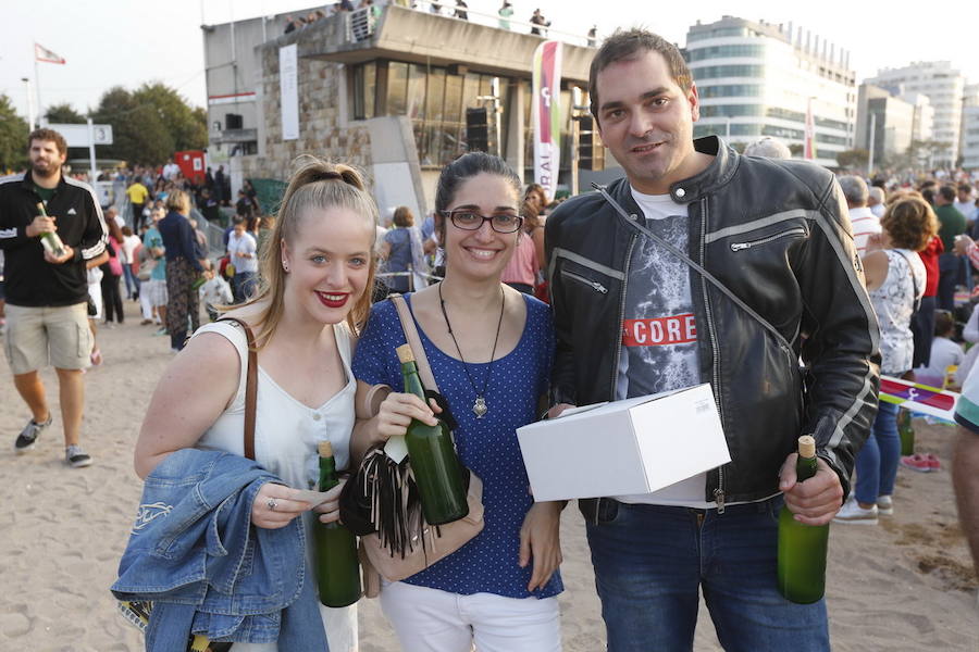 ¿Estuviste en el récord de escanciado simultáneo de 2017? ¡Búscate! (6)