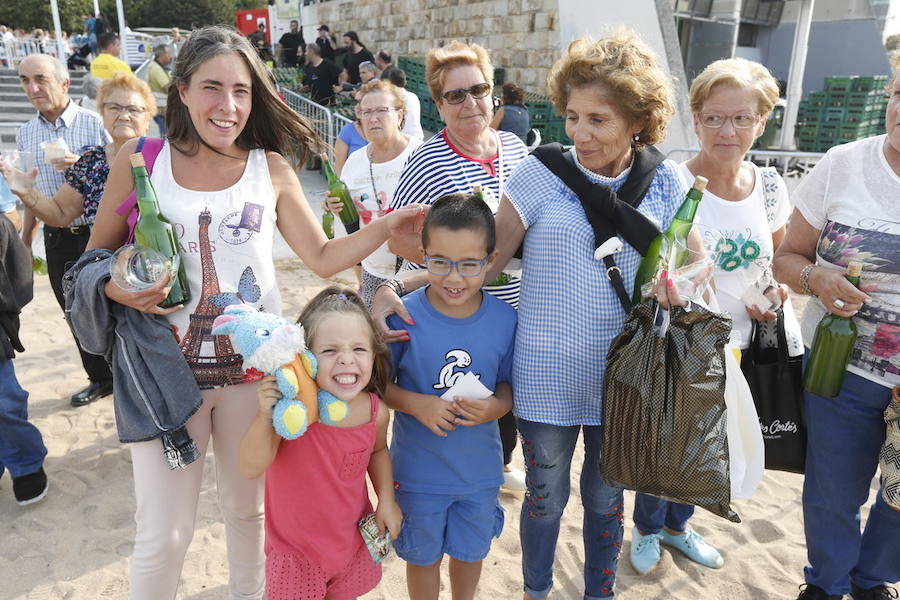 ¿Estuviste en el récord de escanciado simultáneo de 2017? ¡Búscate! (7)