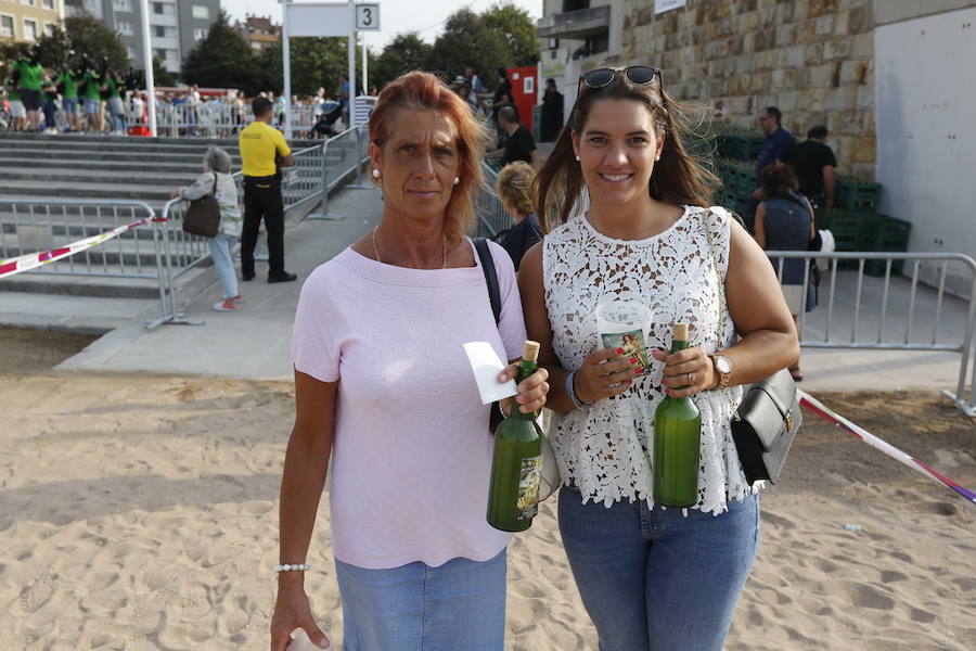 ¿Estuviste en el récord de escanciado simultáneo de 2017? ¡Búscate! (7)