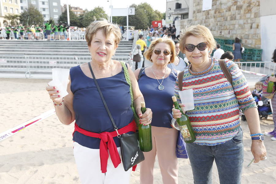 ¿Estuviste en el récord de escanciado simultáneo de 2017? ¡Búscate! (7)