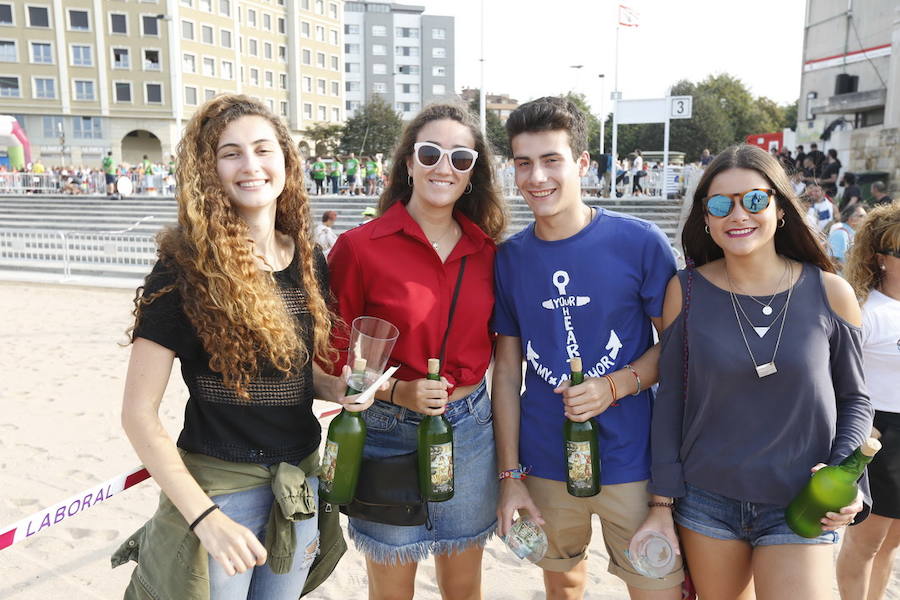 ¿Estuviste en el récord de escanciado simultáneo de 2017? ¡Búscate! (7)