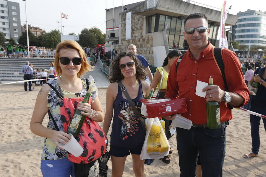 ¿Estuviste en el récord de escanciado simultáneo de 2017? ¡Búscate! (7)