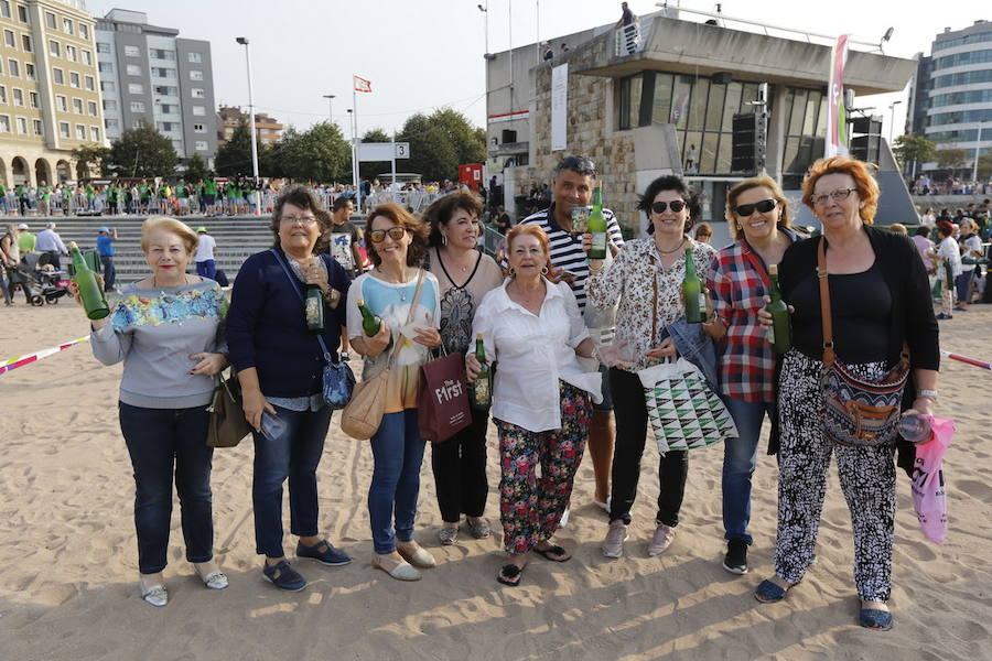 ¿Estuviste en el récord de escanciado simultáneo de 2017? ¡Búscate! (7)