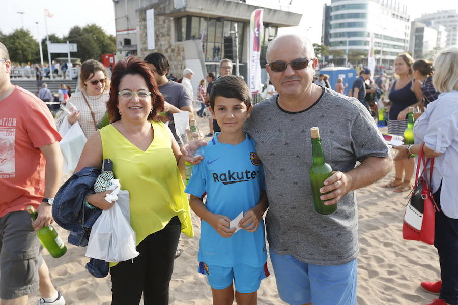 ¿Estuviste en el récord de escanciado simultáneo de 2017? ¡Búscate! (7)