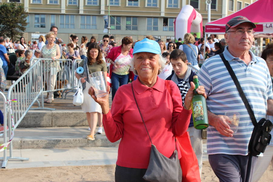 ¿Estuviste en el récord de escanciado simultáneo de 2017? ¡Búscate! (3)