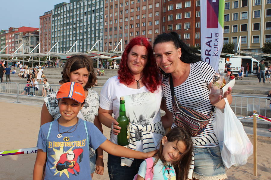 ¿Estuviste en el récord de escanciado simultáneo de 2017? ¡Búscate! (3)