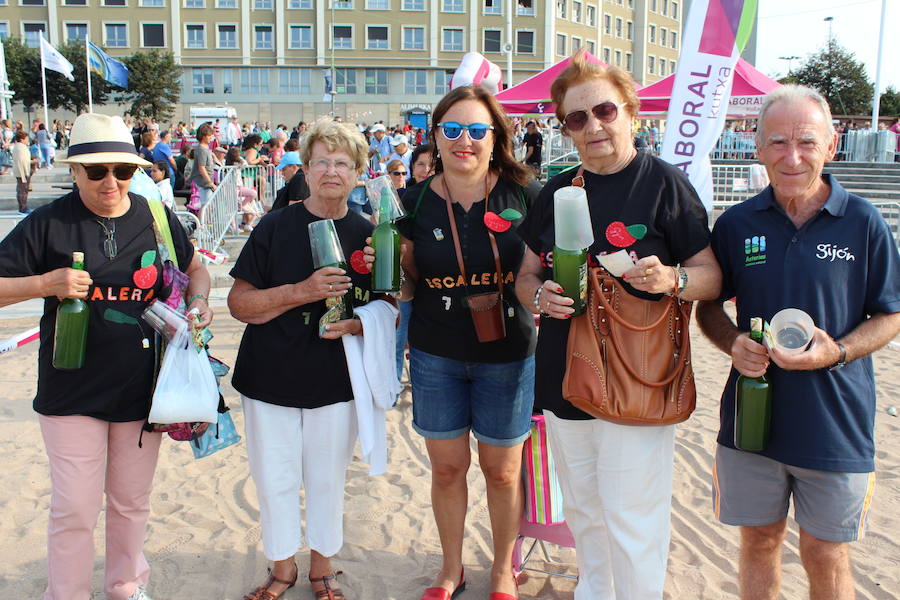 ¿Estuviste en el récord de escanciado simultáneo de 2017? ¡Búscate! (3)