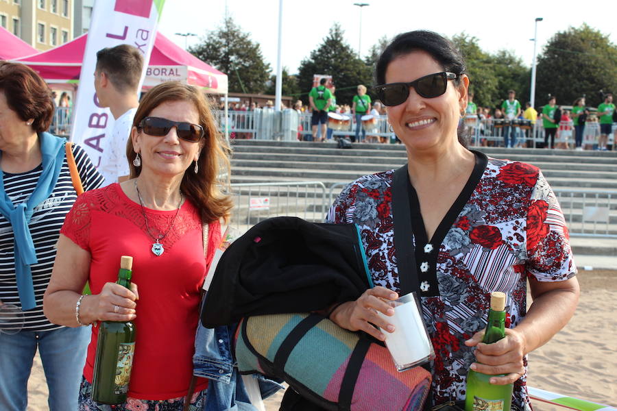 ¿Estuviste en el récord de escanciado simultáneo de 2017? ¡Búscate! (3)