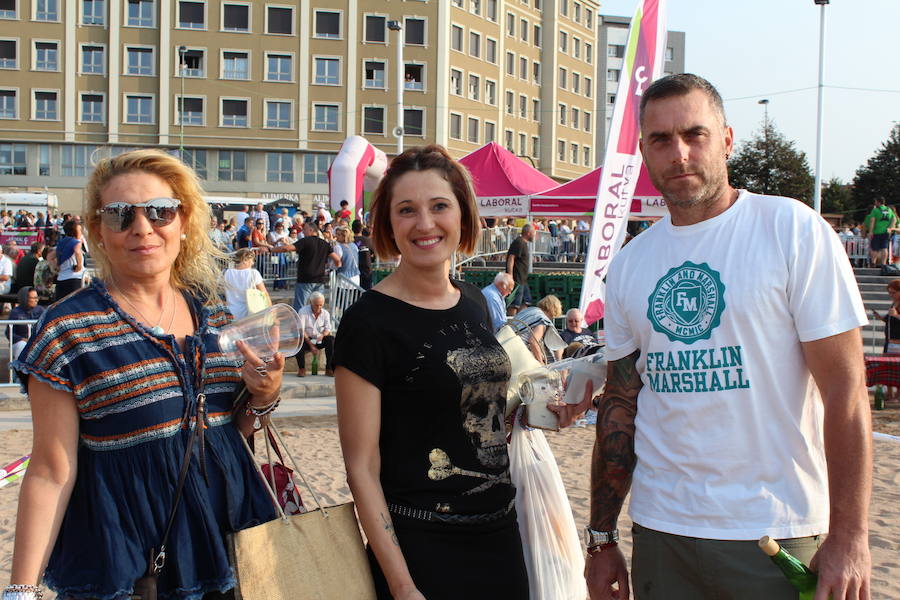 ¿Estuviste en el récord de escanciado simultáneo de 2017? ¡Búscate! (3)