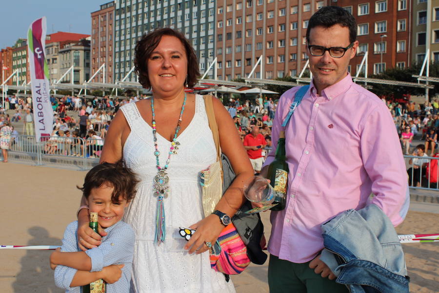 ¿Estuviste en el récord de escanciado simultáneo de 2017? ¡Búscate! (3)