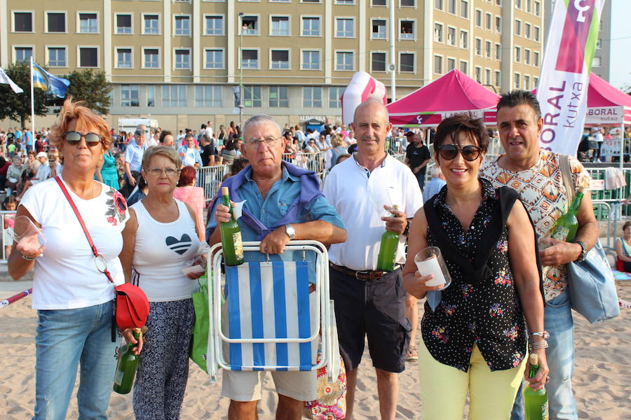 ¿Estuviste en el récord de escanciado simultáneo de 2017? ¡Búscate! (3)