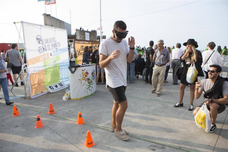 Así fue la fiesta del récord de escanciado simultáneo en Gijón