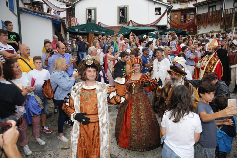 ¿Estuviste en el Desembarco de Carlos V en Tazones? ¡Búscate!