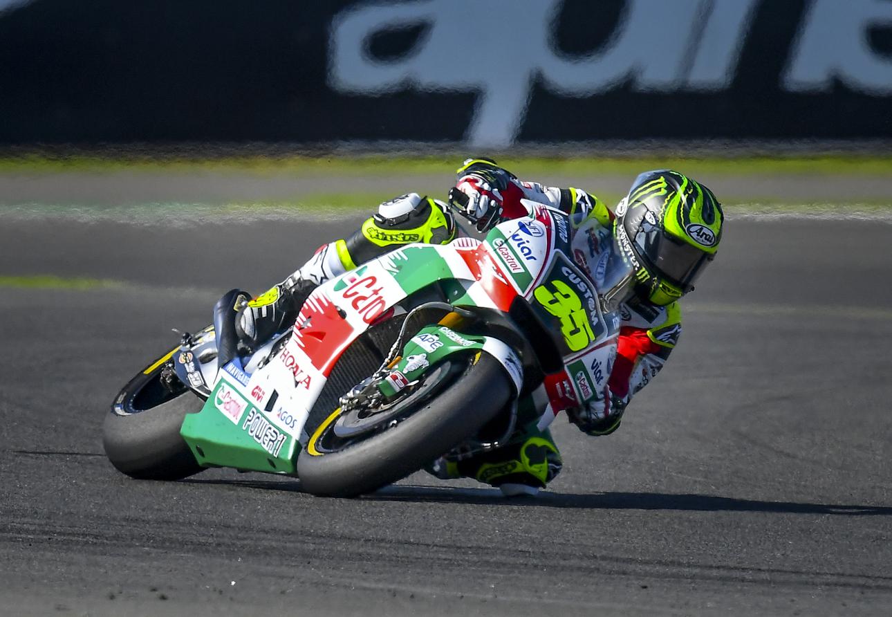 Las carreras en el circuito de Silverstone se saldaron con las victorias de Andrea Dovizioso (MotoGP), Arón Canet (Moto2) y Takaaki Nakagami (Moto3)