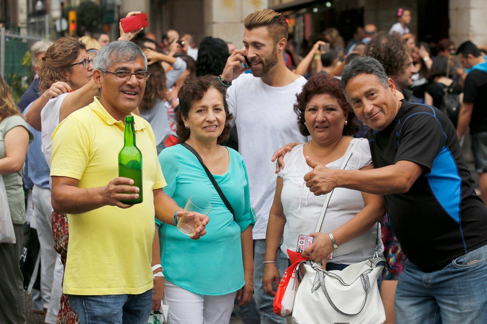 La Fiesta de la Sidra Natural se despide hasta el año que viene despachando cientos de botellas, premiando a los mejores llagareros