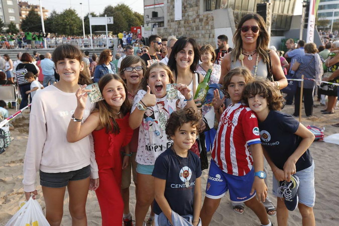 ¿Estuviste en el récord de escanciado simultáneo de 2017? ¡Búscate! (9)