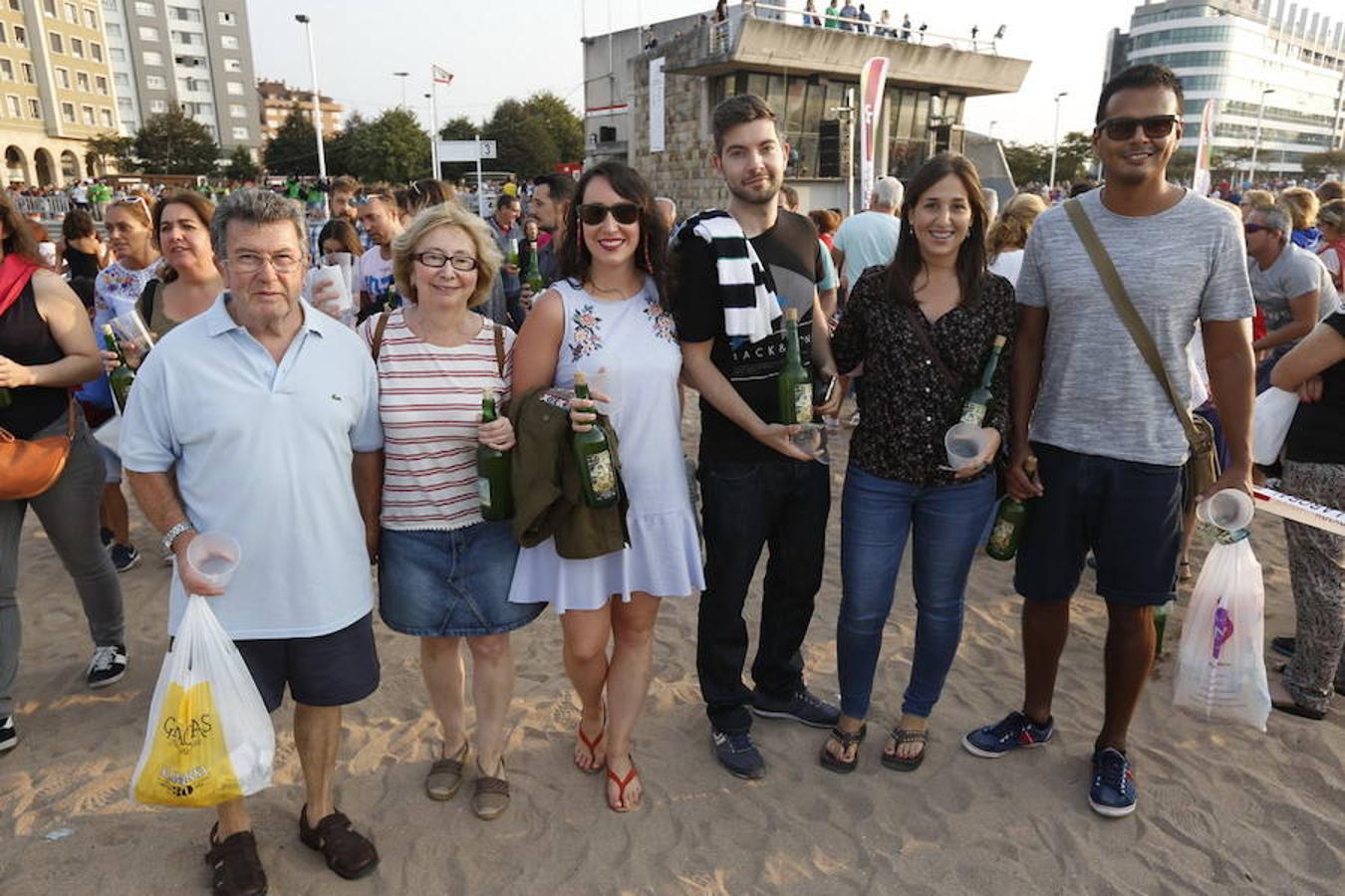 ¿Estuviste en el récord de escanciado simultáneo de 2017? ¡Búscate! (9)