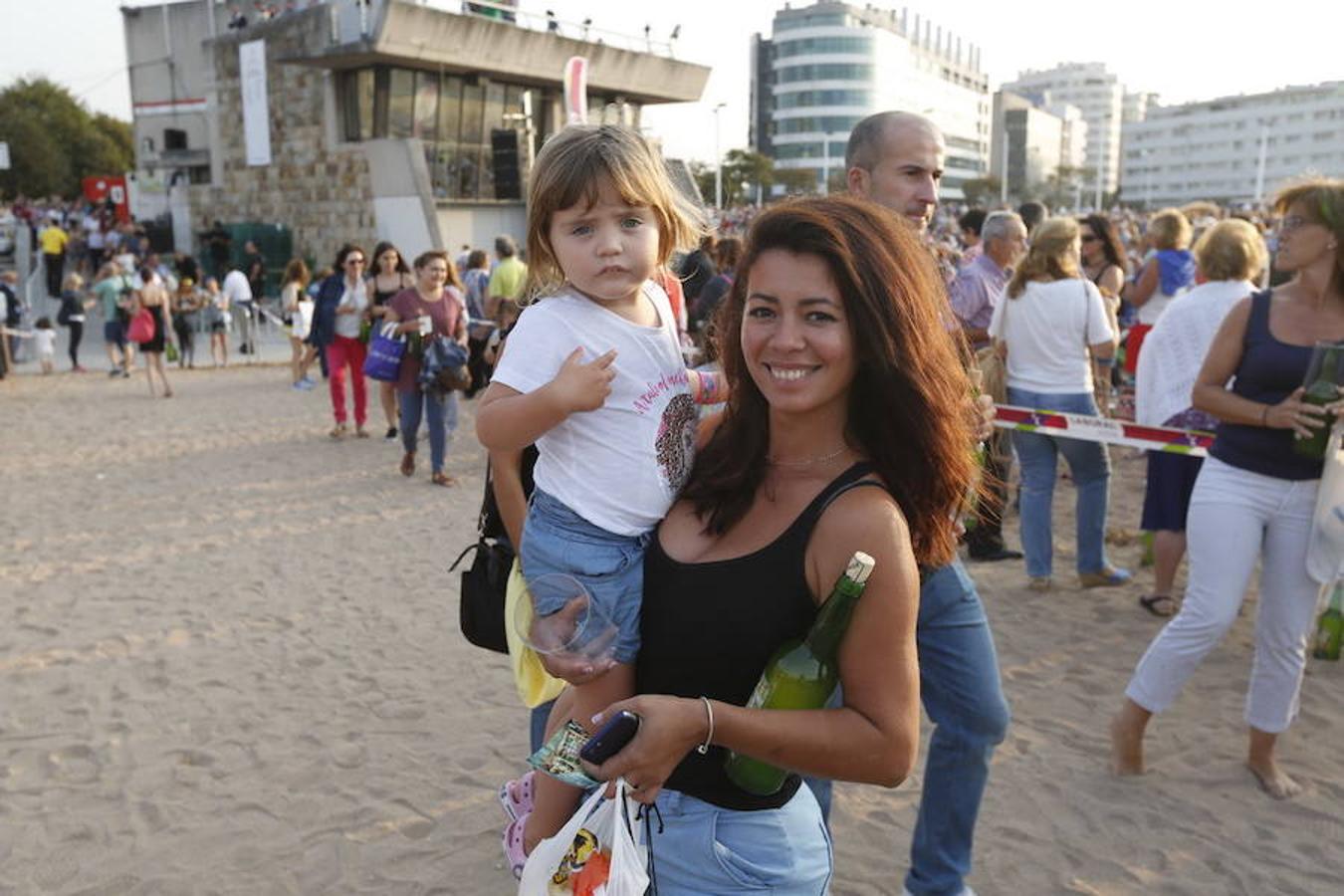 ¿Estuviste en el récord de escanciado simultáneo de 2017? ¡Búscate! (9)