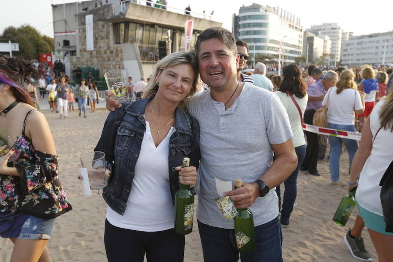 ¿Estuviste en el récord de escanciado simultáneo de 2017? ¡Búscate! (9)