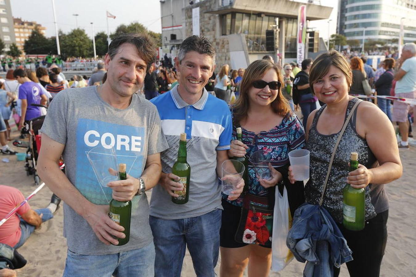 ¿Estuviste en el récord de escanciado simultáneo de 2017? ¡Búscate! (9)