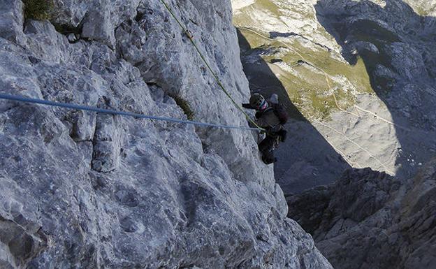 Un instante del ascenso al pico.