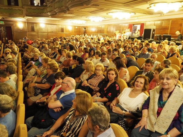 Asistentes a la representación en el coliseo gijonés, que rozó los novecientos espectadores.