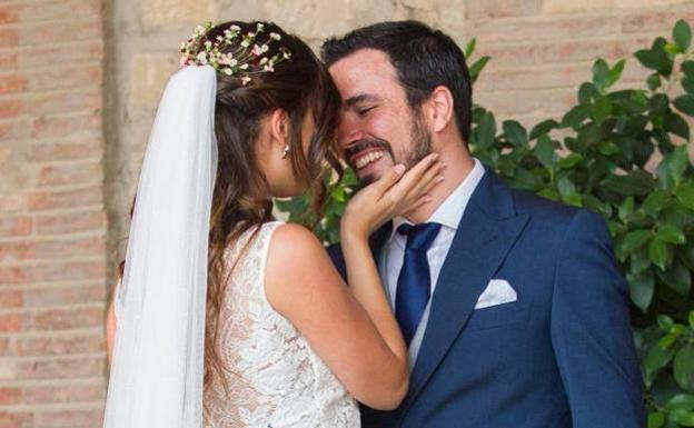 Garzón, harto de las críticas por su boda